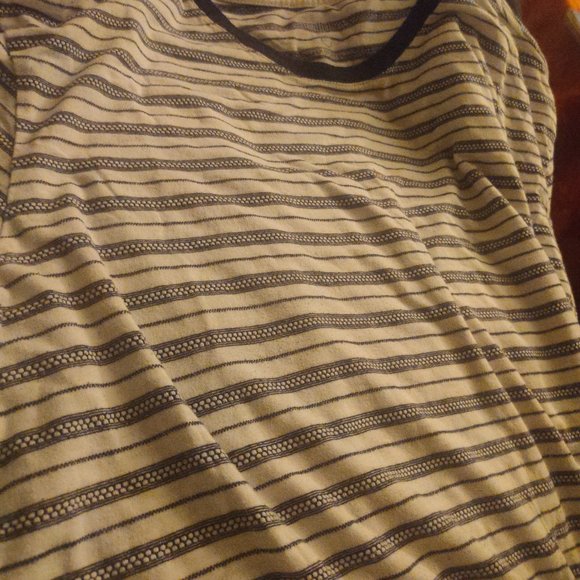 Goodfellows pattern t-shirt - Picture 2 of 2